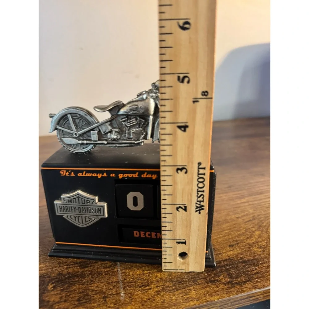 2014 Hallmark HARLEY DAVIDSON Perpetual Desk Calendar Motor Cycle READ DESCPTION